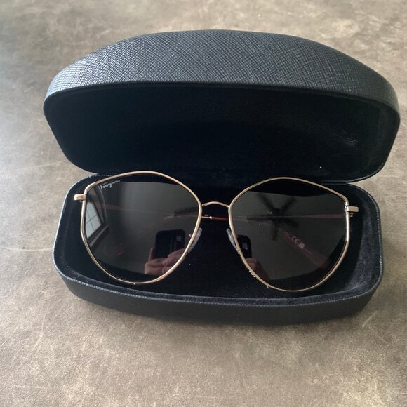 NIB- Women's Salvatore FERRAGAMO Stylized Aviator w/ Gradient Lens - Picture 15 of 15